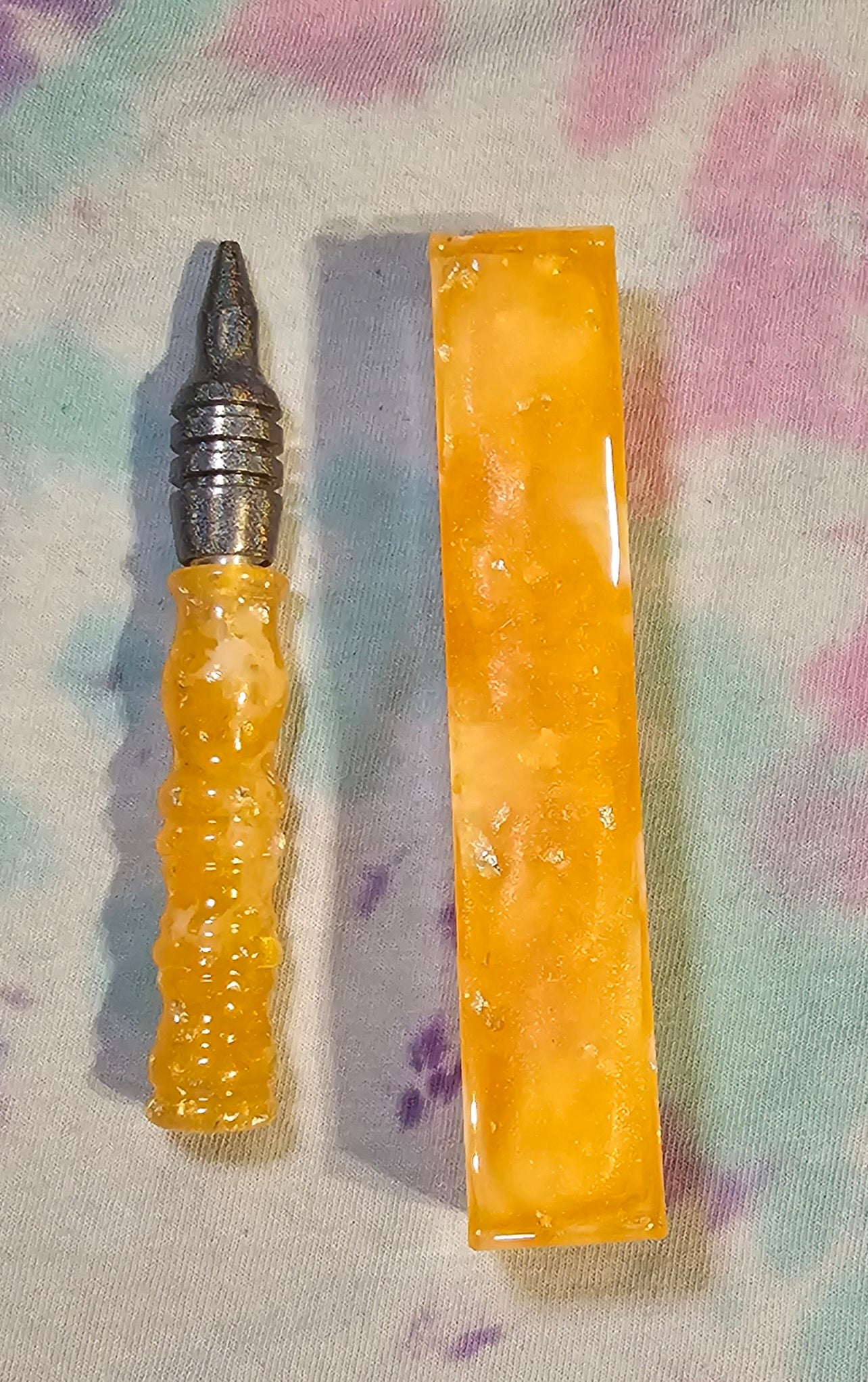 Pen Pictured is for reference only Orange Flake